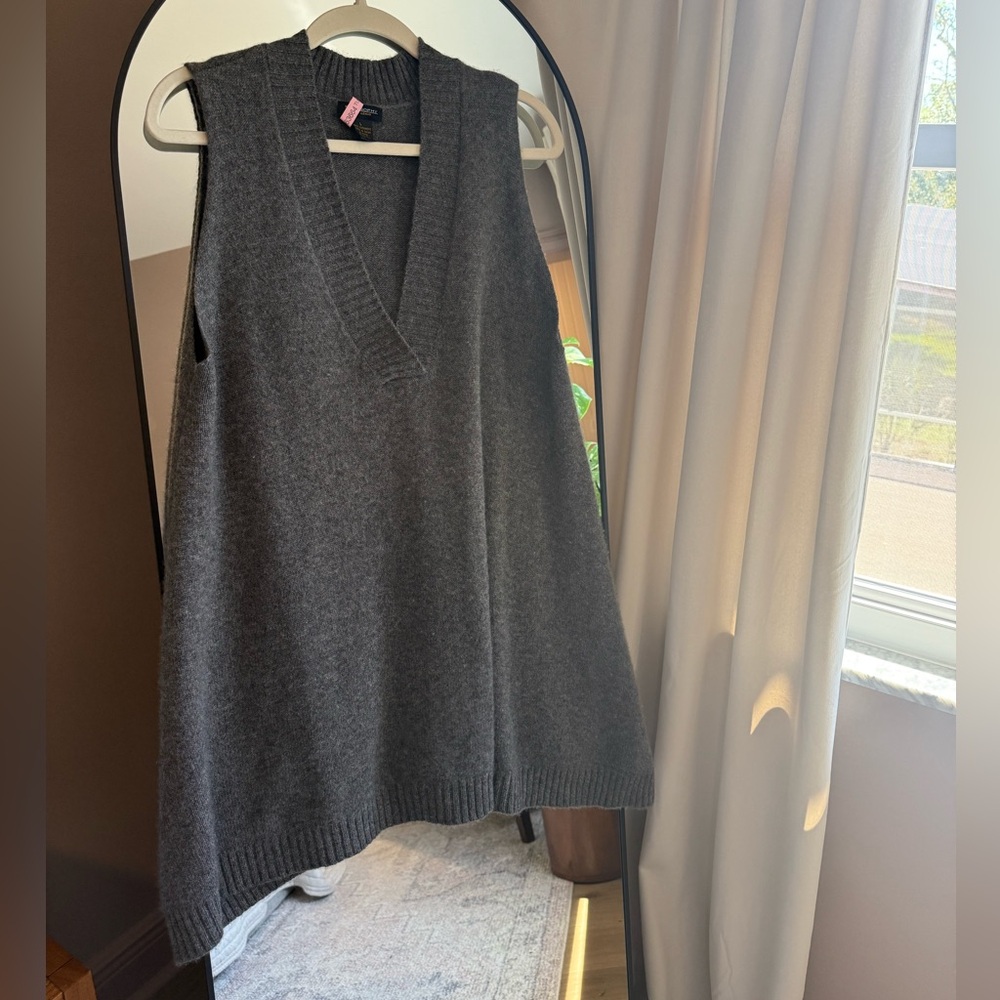 100% Cashmere Gray Sleeveless Tunic Sweater Vest Women’s Large